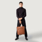 01+-+The+Poet+Brown+Leather+Tote+Bag+Model+Full-2-1666189765164